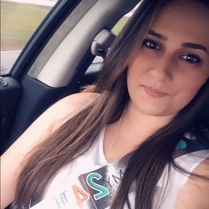 Meet your Posher, Nicole